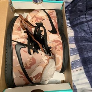 Nike Dunks SBs Camo